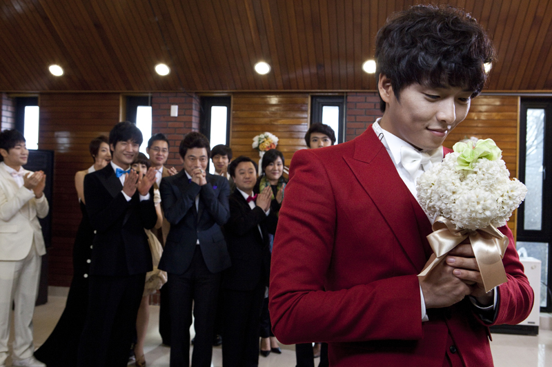 두 번의 결혼식과 한 번의 장례식